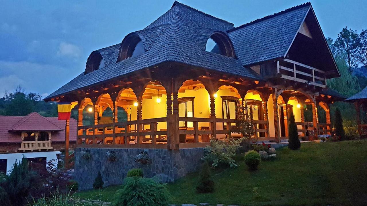 Glodeanca Hotel Luaran gambar